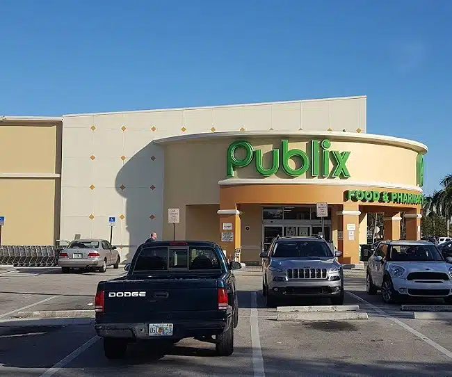 Five Points Shopping Plaza and Shoppes Publix Business sign